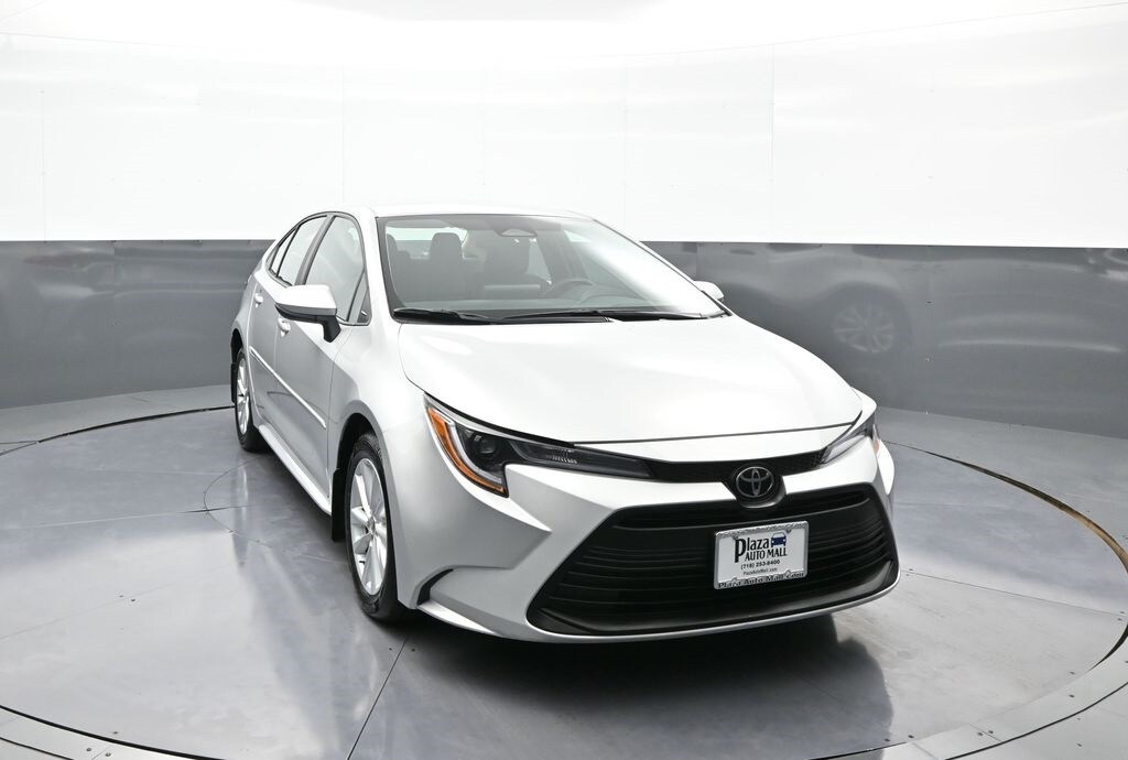 2024 Toyota Corolla LE photo 3