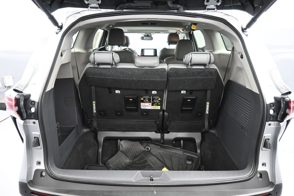 2024 Toyota Sienna XLE - Photo 23