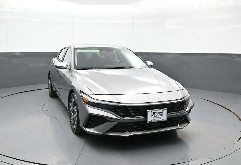 Certified 2025 Hyundai Elantra SEL Convenience Sedan