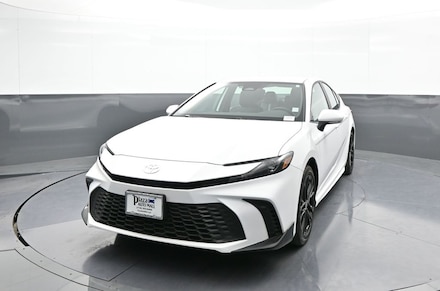 2025 Toyota Camry SE Sedan