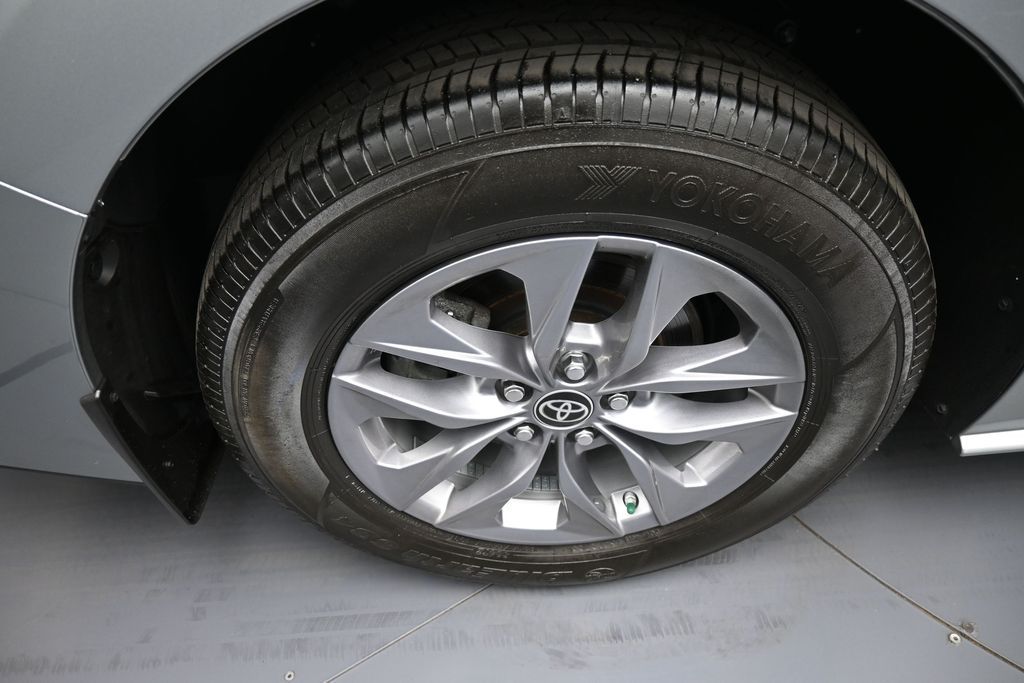 2024 Toyota Sienna XLE - Photo 12