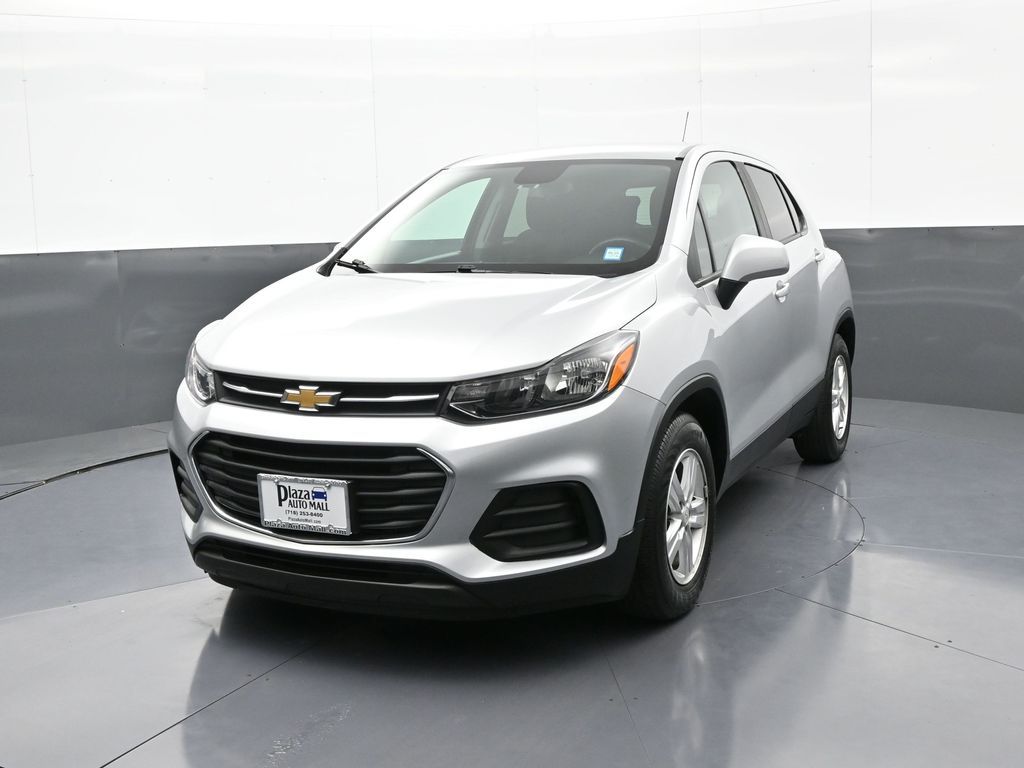 2020 Chevrolet Trax LS's photo