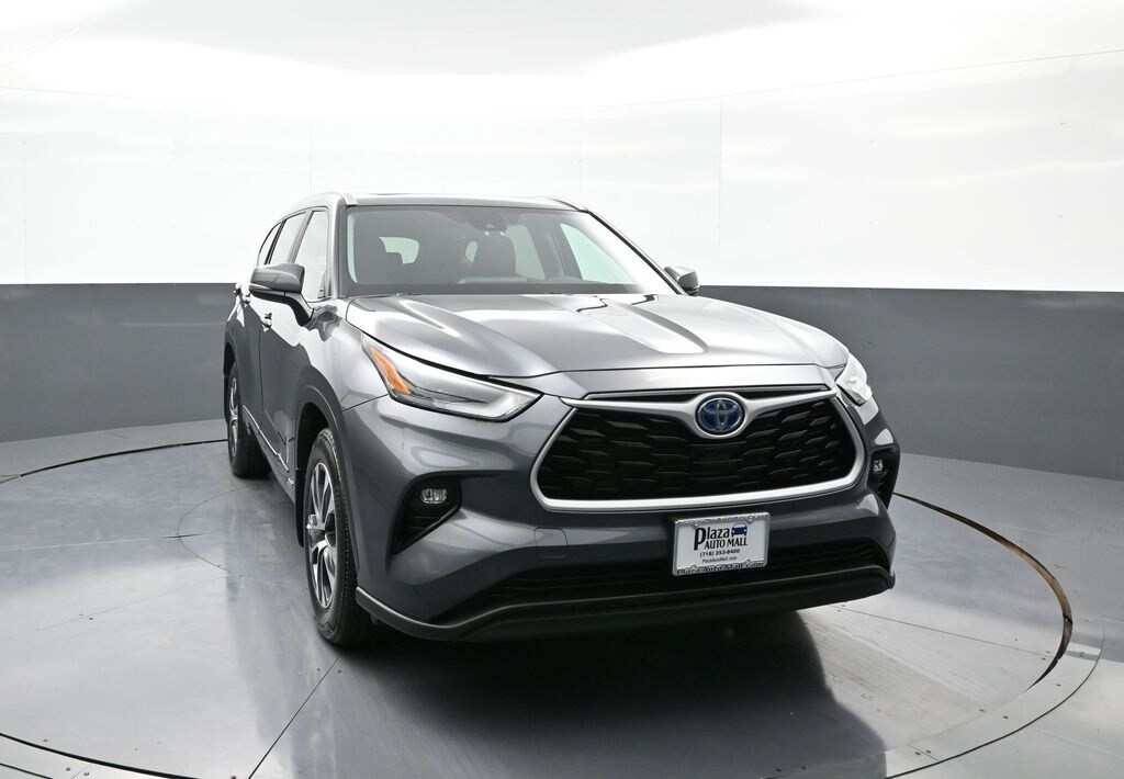 2024 Toyota Highlander Hybrid XLE photo 3