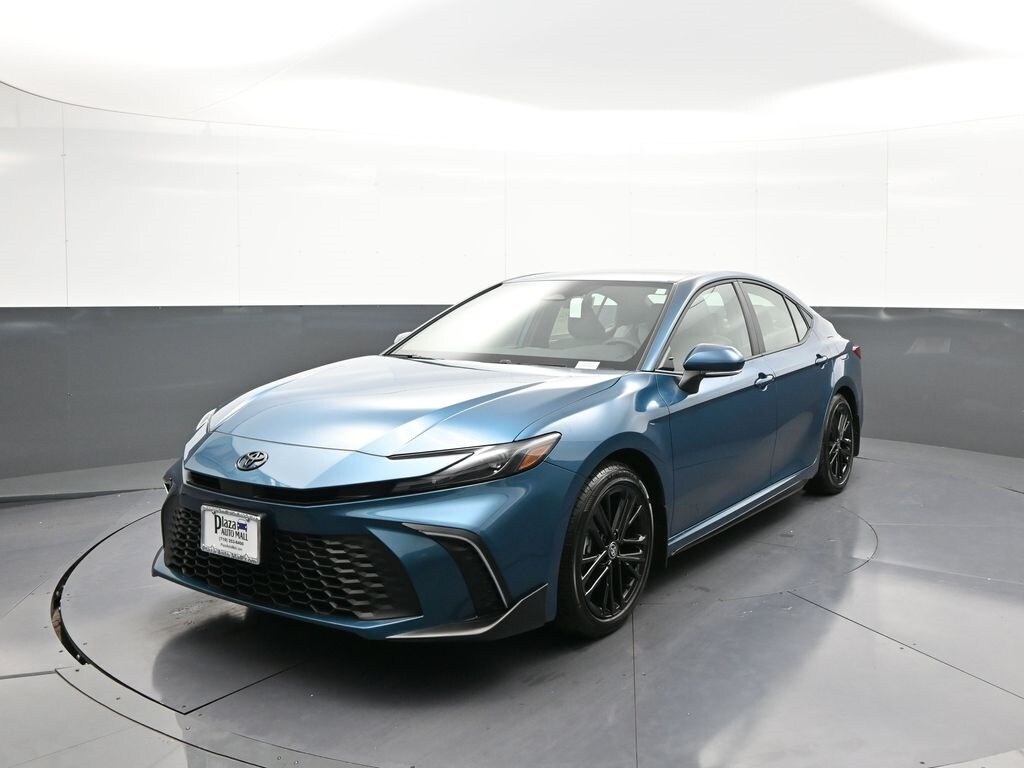 Used 2025 Toyota Camry SE Sedan