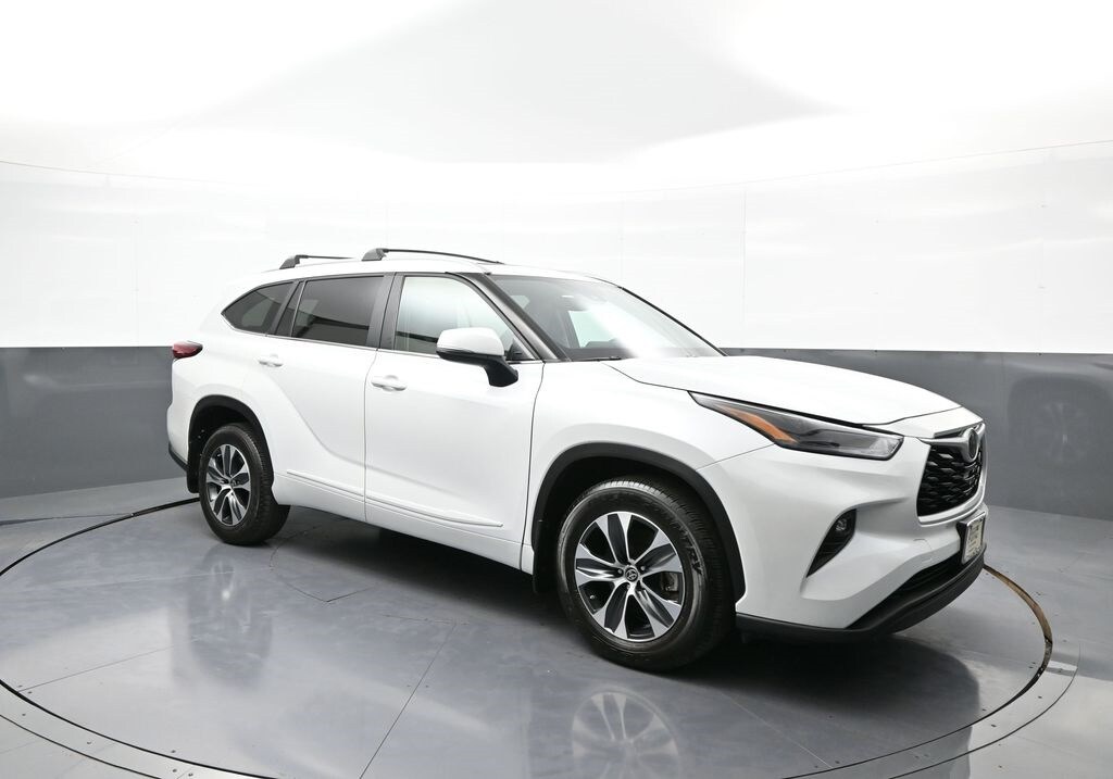 2023 Toyota Highlander XLE photo 4