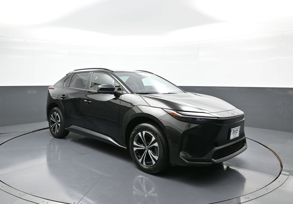 2024 Toyota bZ4X XLE photo 4