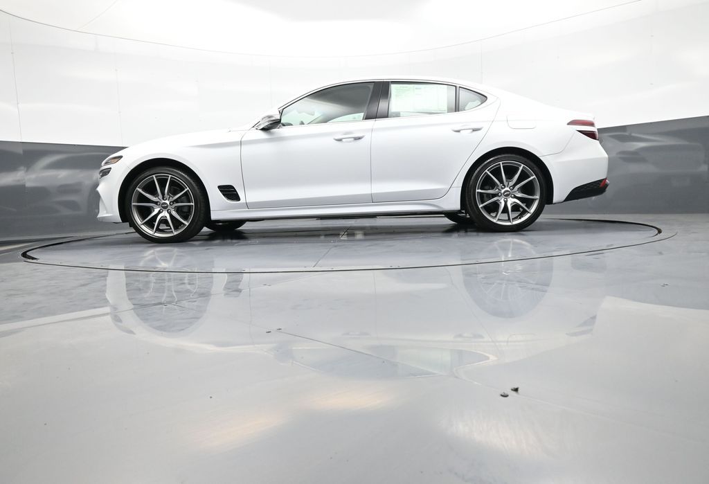 2023 GENESIS G70 Standard - Photo 32