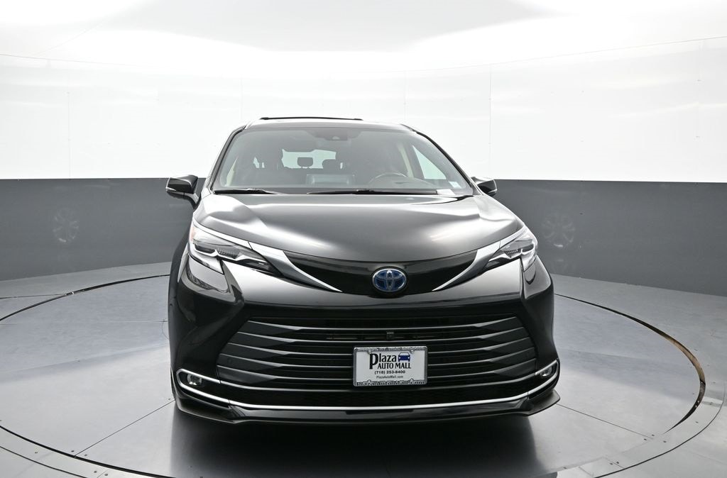 Used 2021 Toyota Sienna Platinum with VIN 5TDESKFC6MS037876 for sale in Brooklyn, NY
