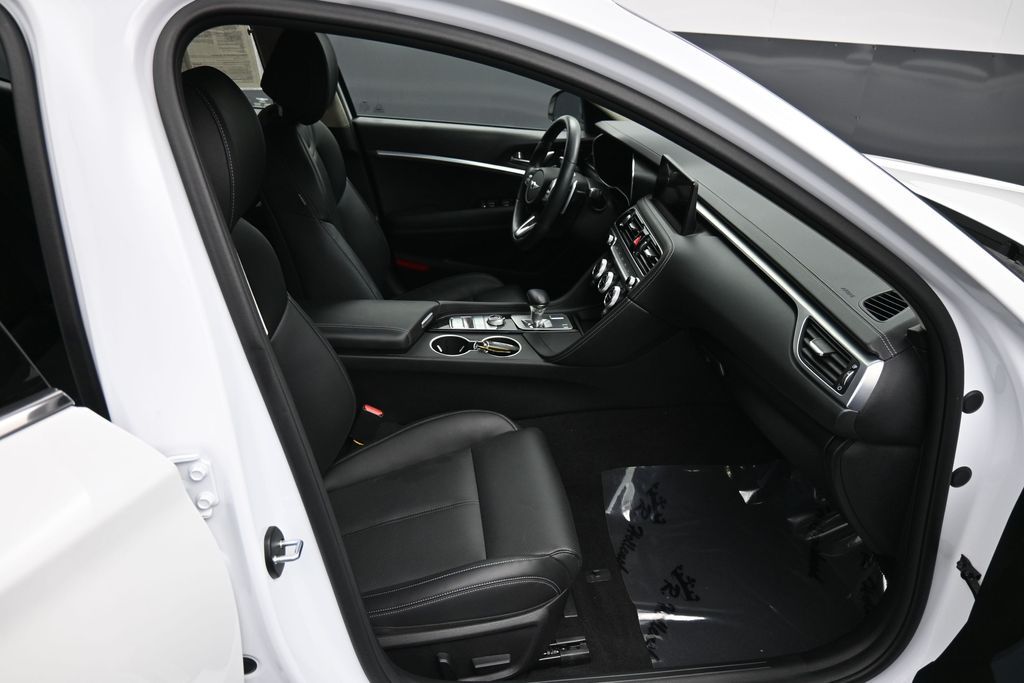 2023 GENESIS G70 Standard - Photo 24