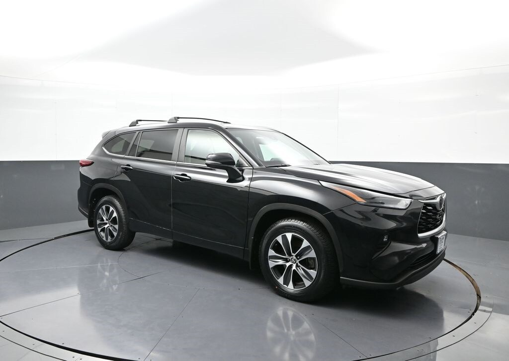 2023 Toyota Highlander XLE photo 4