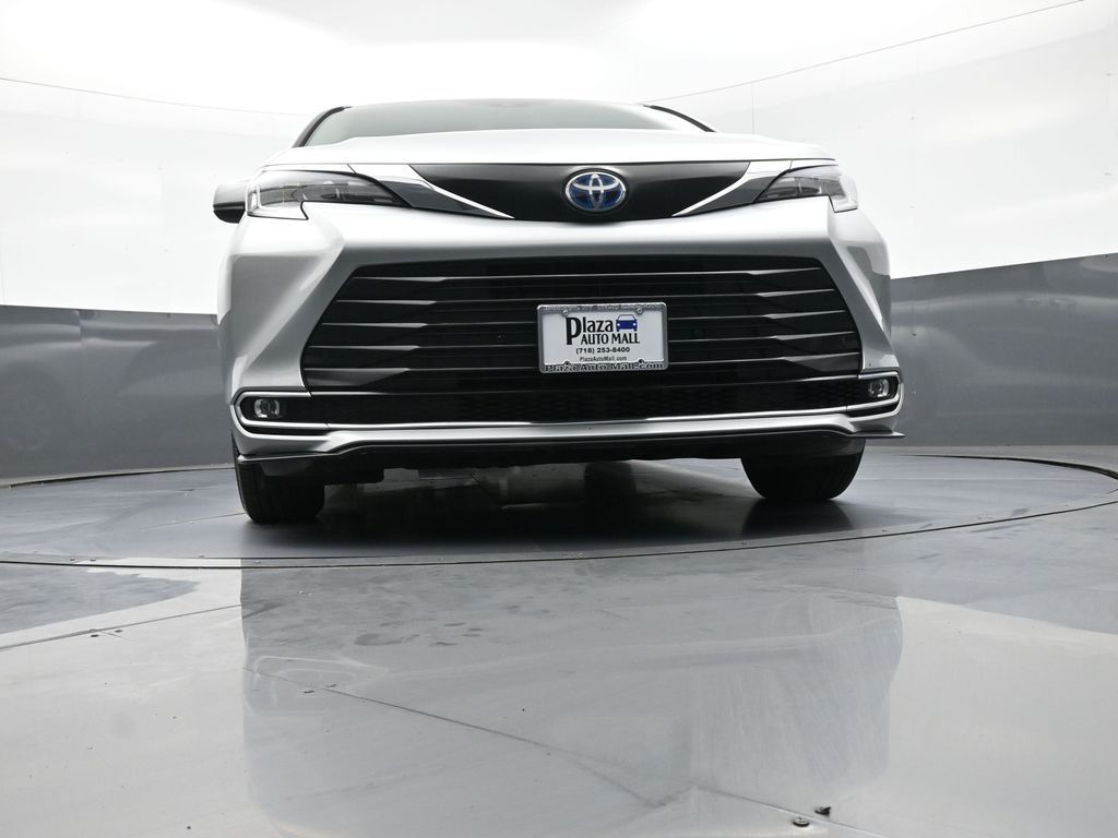 2024 Toyota Sienna XLE - Photo 29