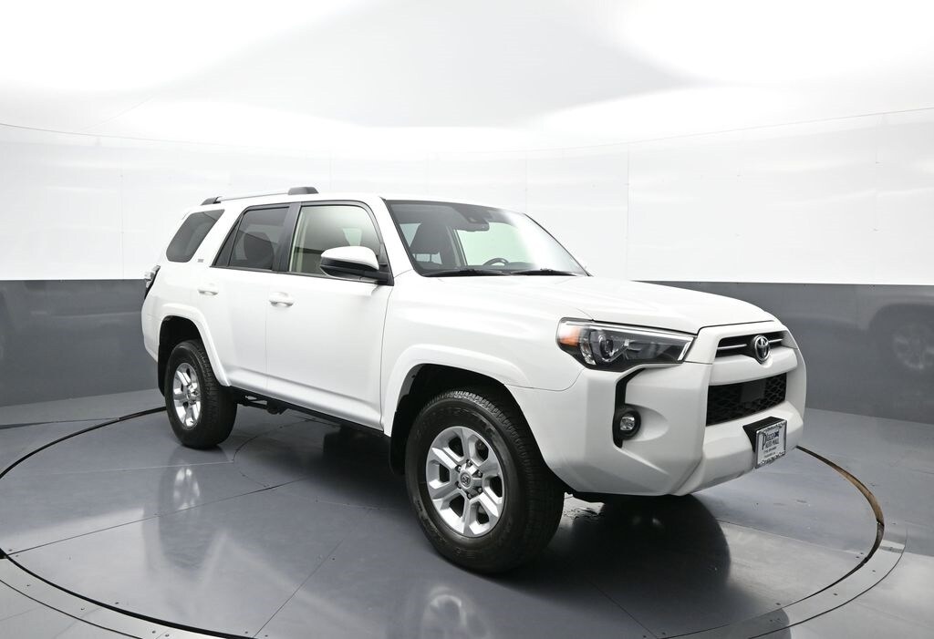 2023 Toyota 4Runner SR5 photo 2