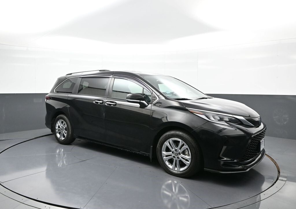 2022 Toyota Sienna XSE photo 4