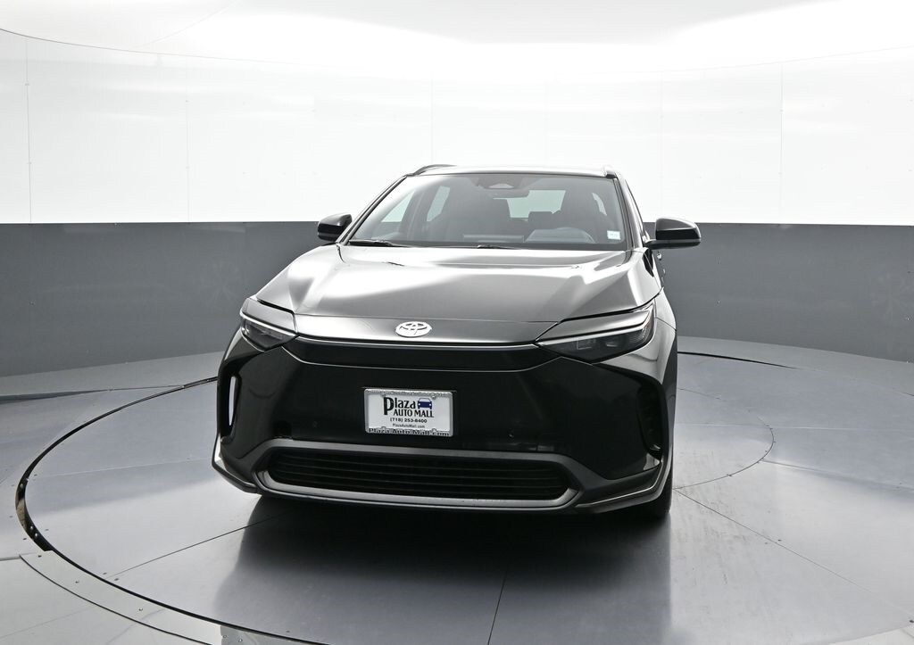 2024 Toyota bZ4X XLE photo 2