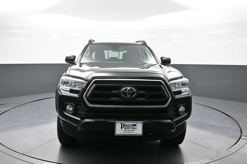 2022 Toyota Tacoma SR5 V6 photo 2