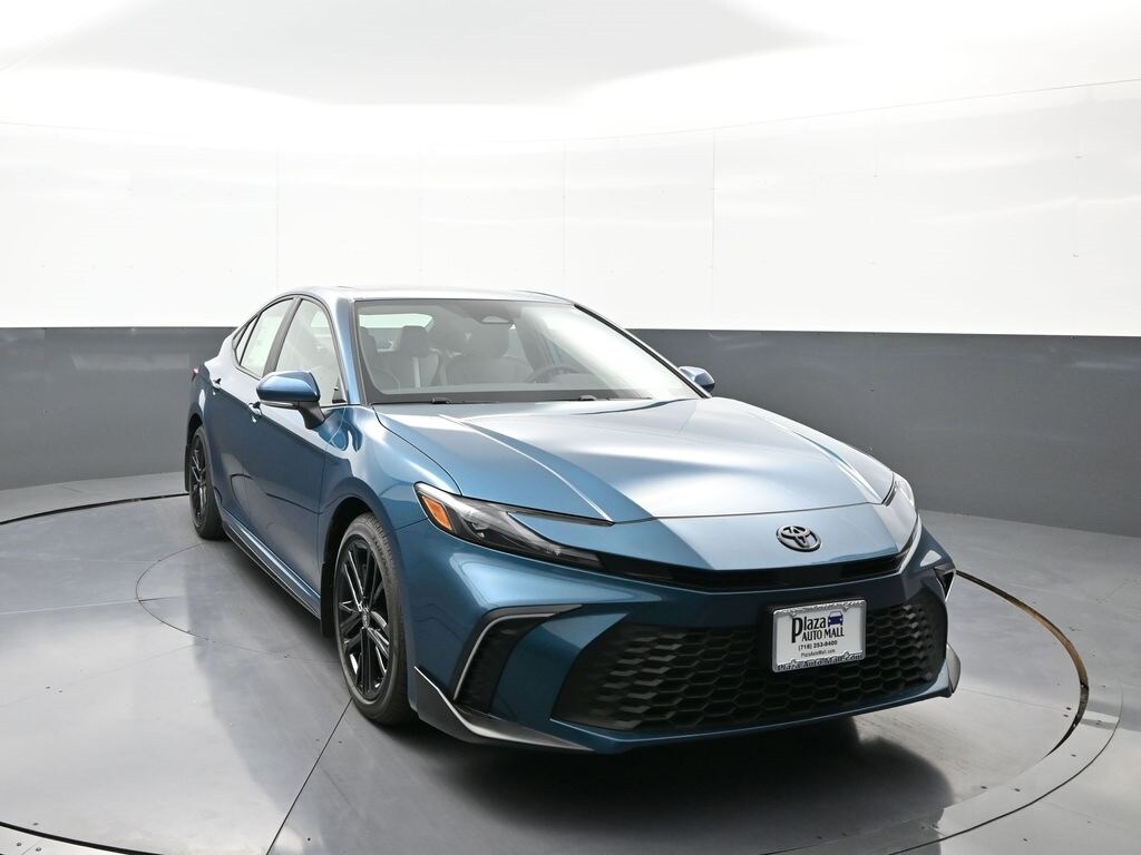 Used 2025 Toyota Camry SE Sedan