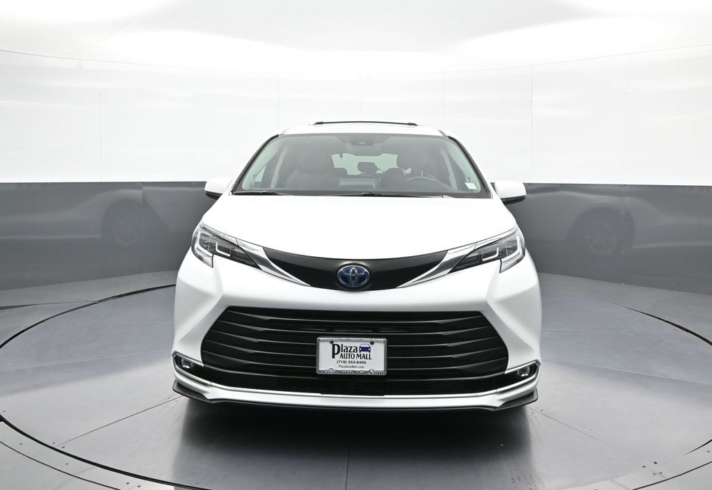 Certified 2022 Toyota Sienna XLE 7 Passenger Van Passenger Van