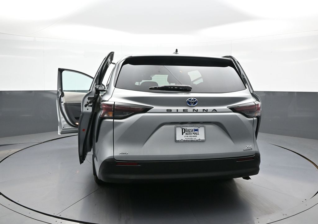 2024 Toyota Sienna XLE - Photo 49