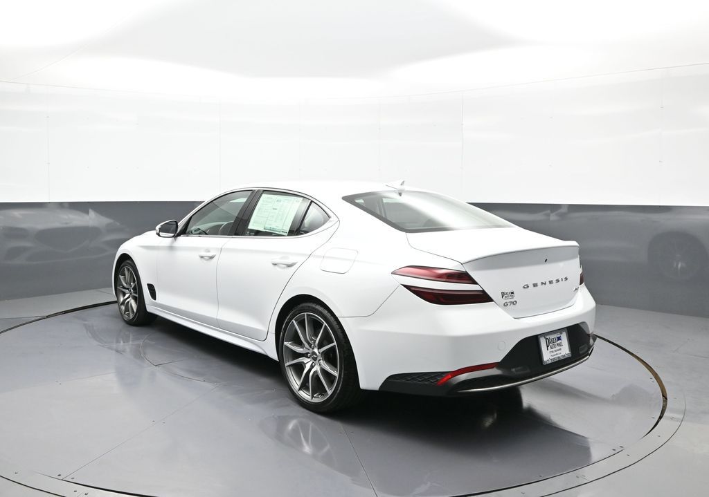 2023 GENESIS G70 Standard - Photo 8