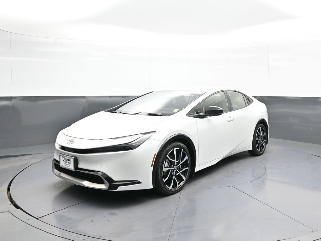 2024 Toyota Prius Prime XSE's photo