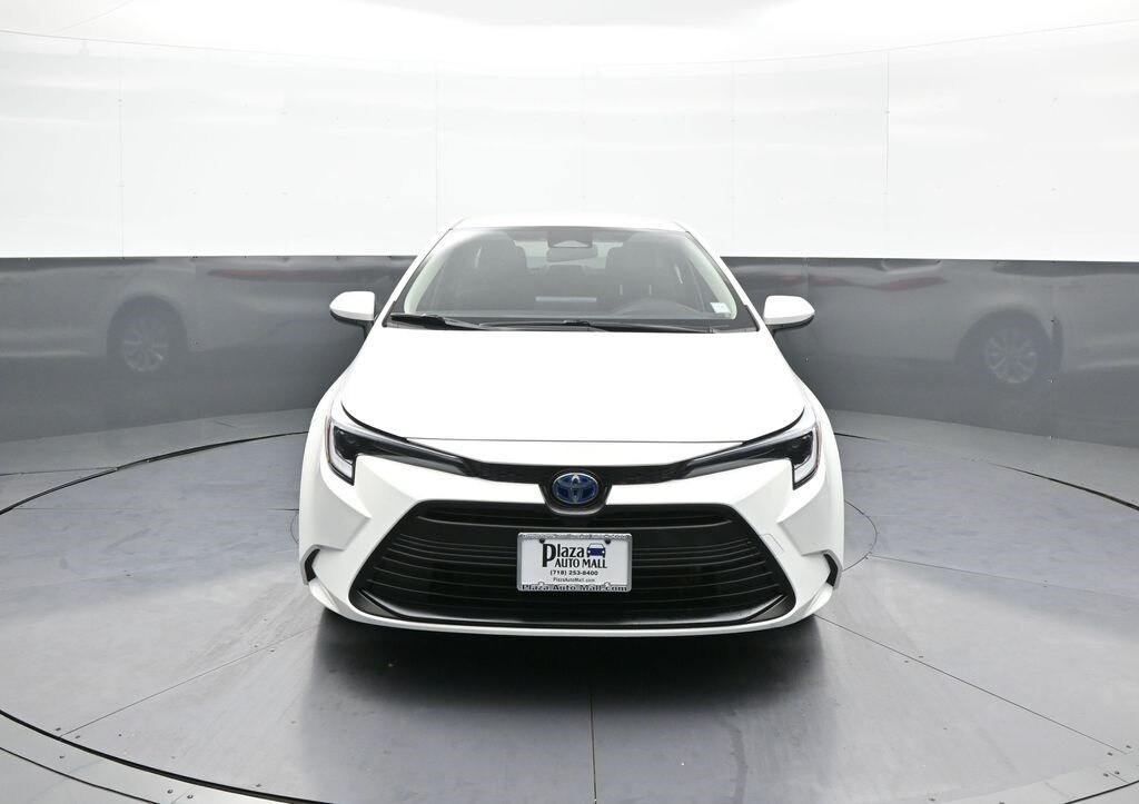 2025 Toyota Corolla Hybrid LE photo 2