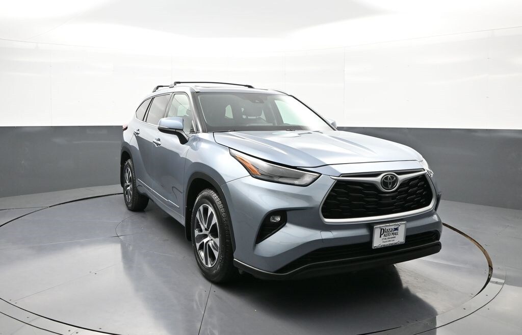 2022 Toyota Highlander XLE photo 3