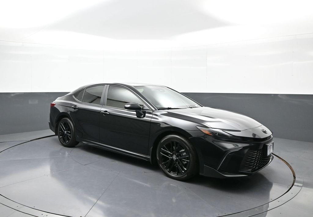 Used 2025 Toyota Camry SE Sedan