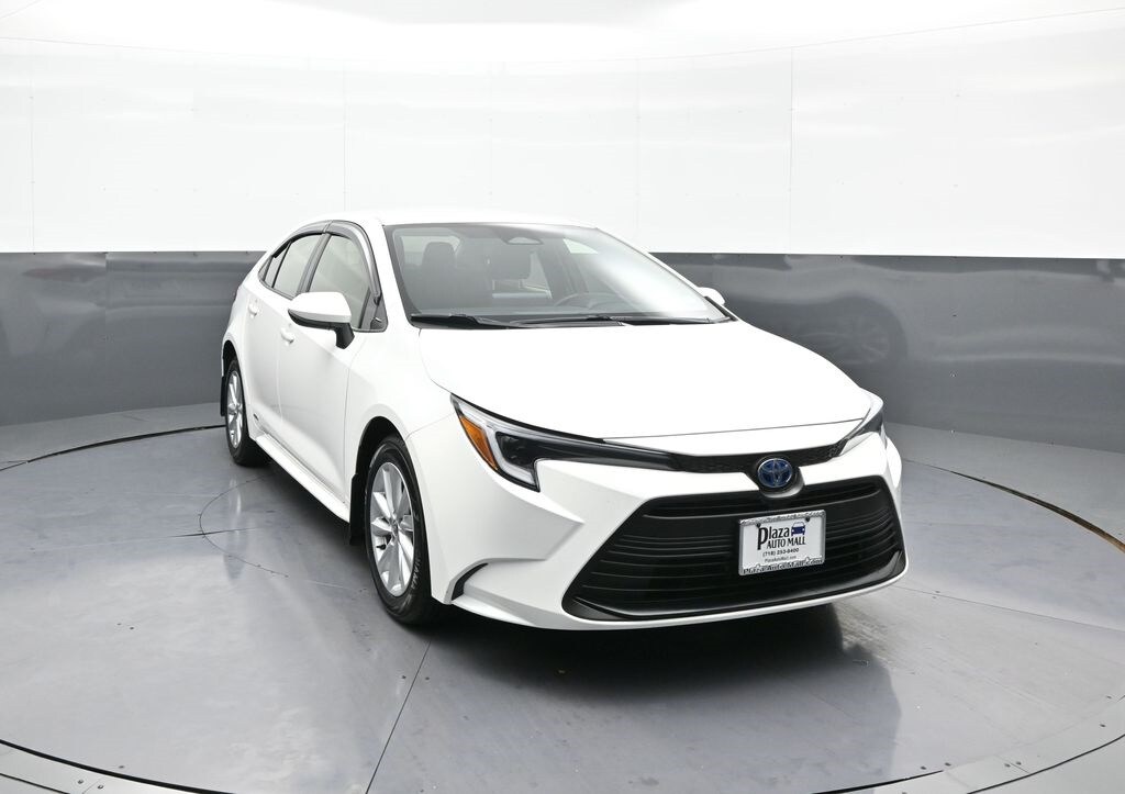 2025 Toyota Corolla Hybrid LE photo 3