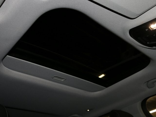 2023 Jeep Grand Cherokee Laredo X photo 3