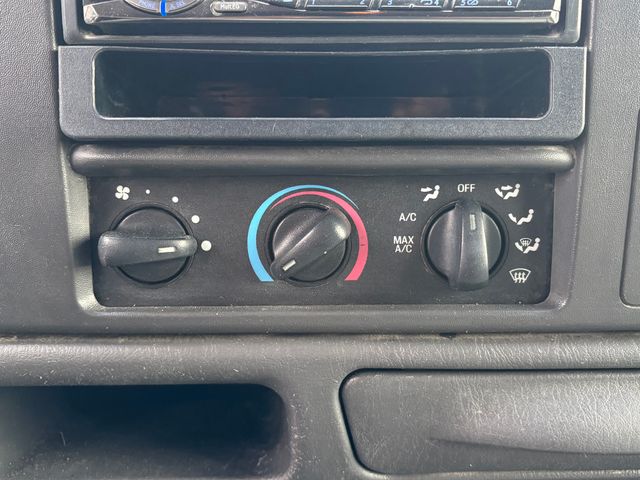 2002 Ford F-350 Super Duty XL - Photo 19