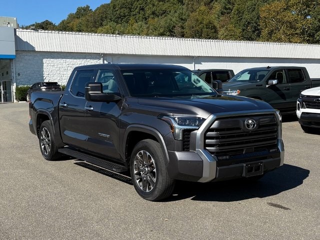 2022 Toyota Tundra Limited's photo