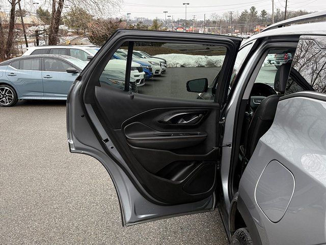 2024 GMC Terrain AT4 - Photo 31