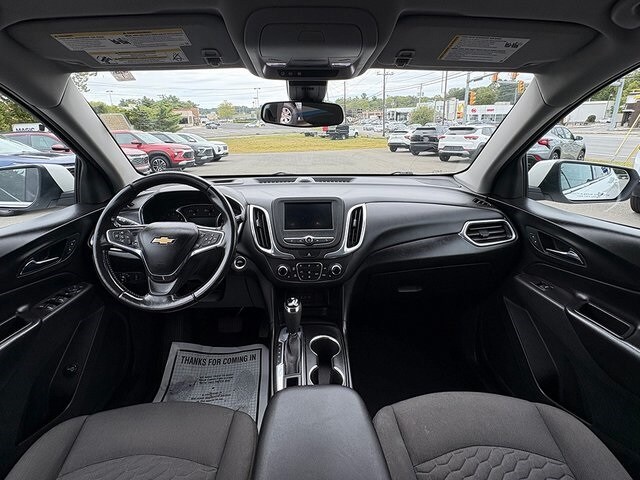 2020 Chevrolet Equinox LT photo 2