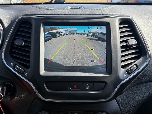 2022 Jeep Cherokee Latitude photo 3