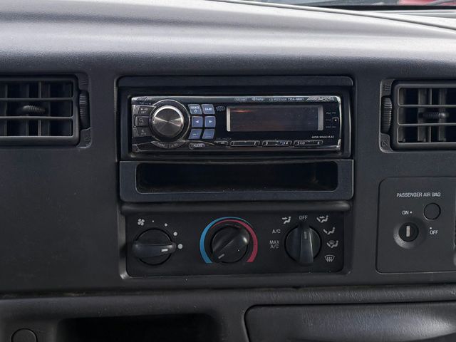 2002 Ford F-350 Super Duty XL - Photo 18