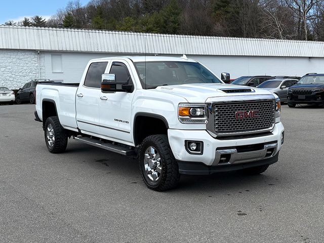 2017 GMC Sierra 4WD Crew Cab Long Box Denali's photo