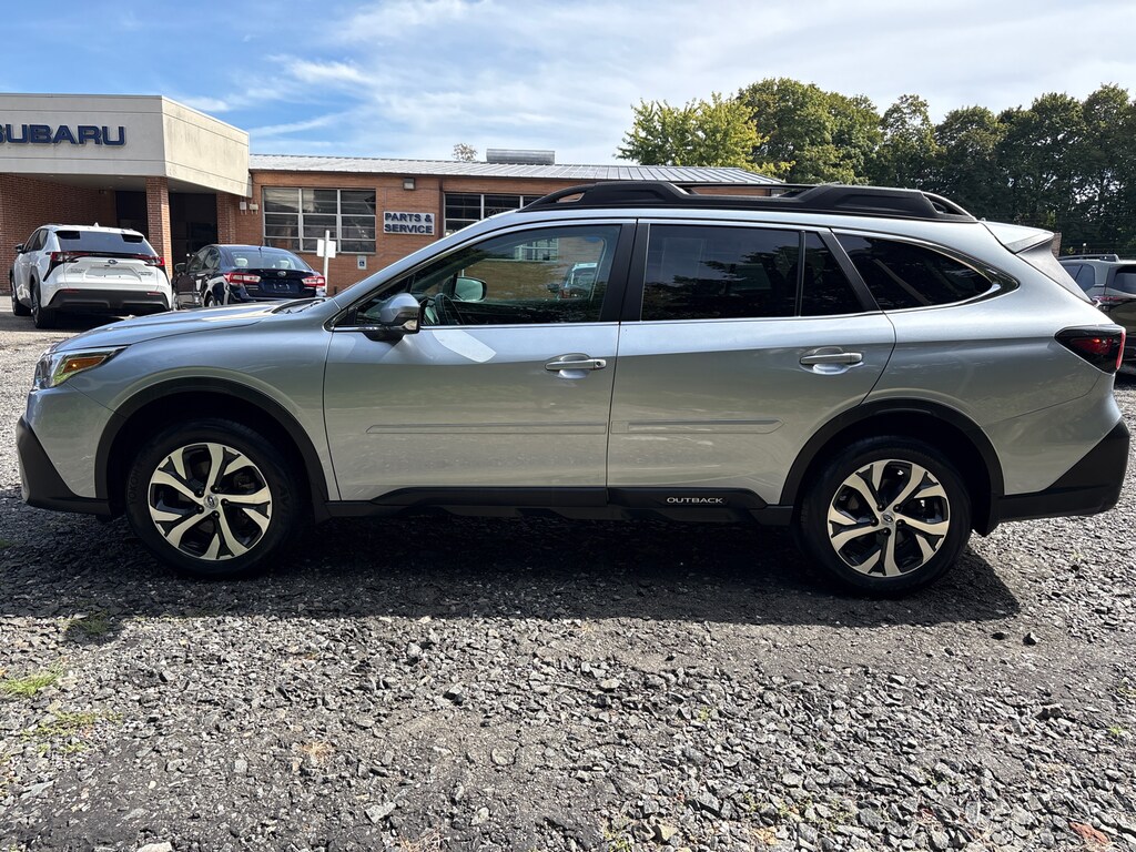 Used 2022 Subaru Outback Limited SUV