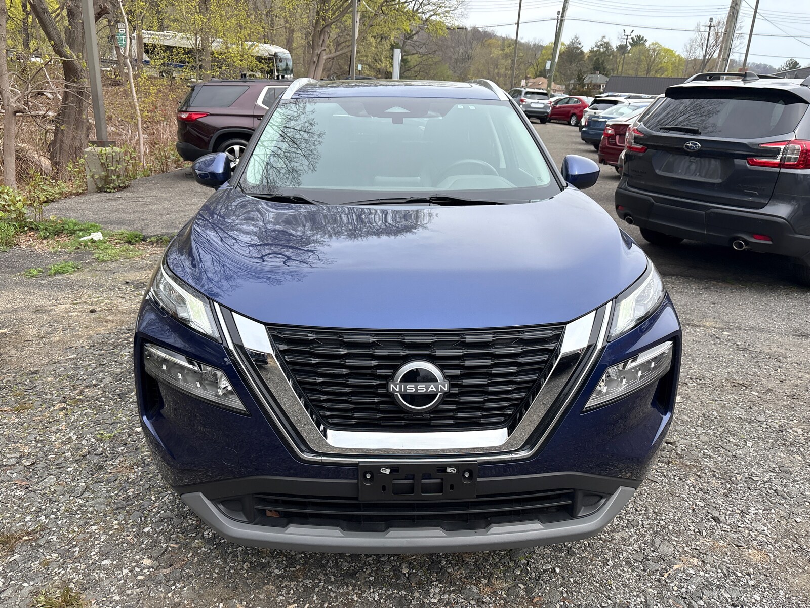2023 Nissan Rogue SV photo 2