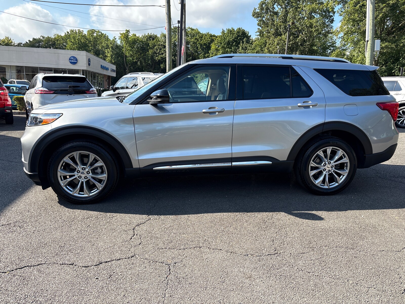 2021 Ford Explorer Limited photo 2