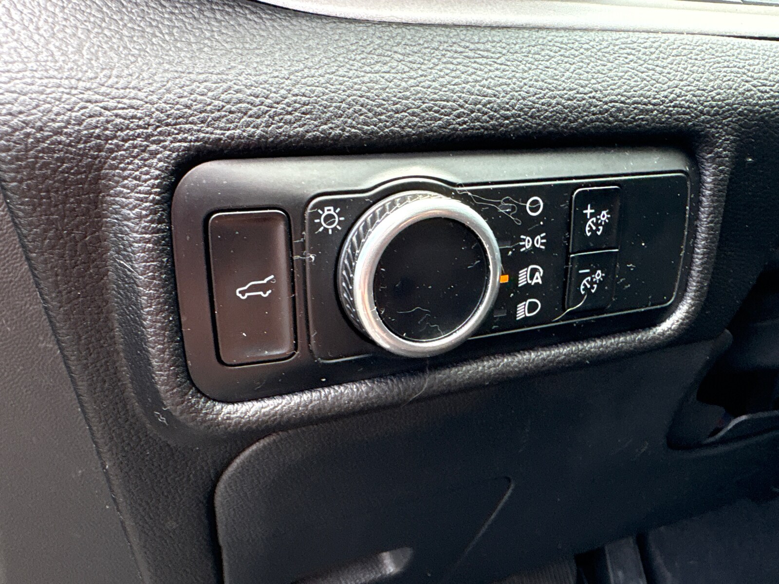 2023 Ford Explorer XLT - Photo 14