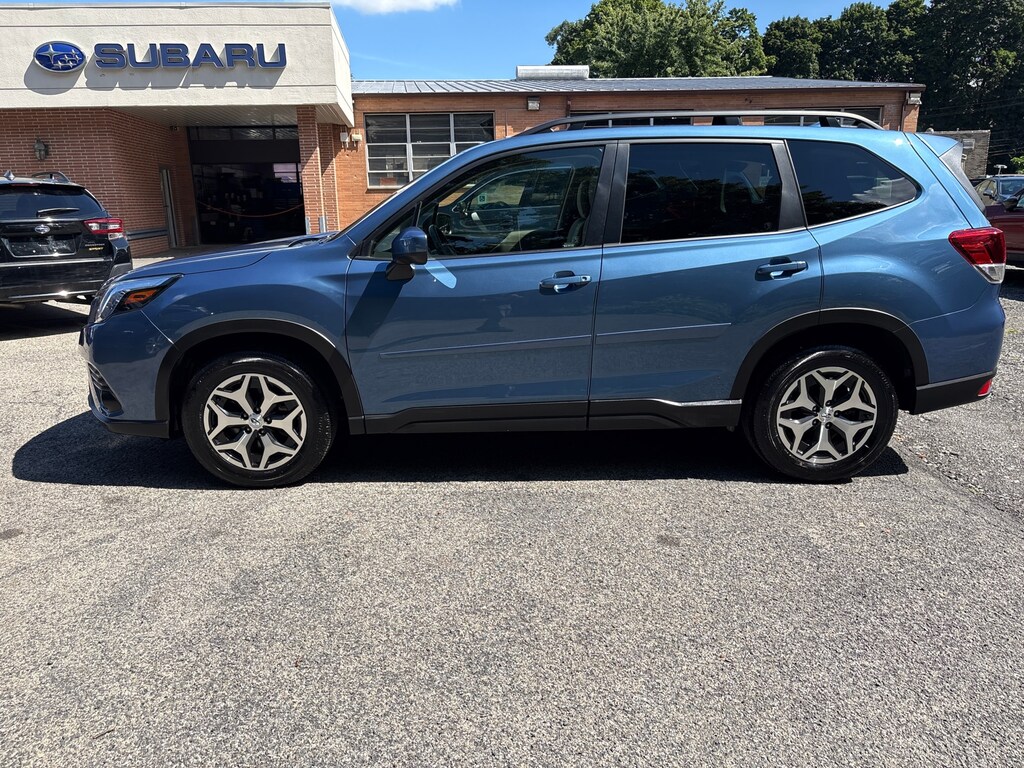 Used 2023 Subaru Forester Premium SUV