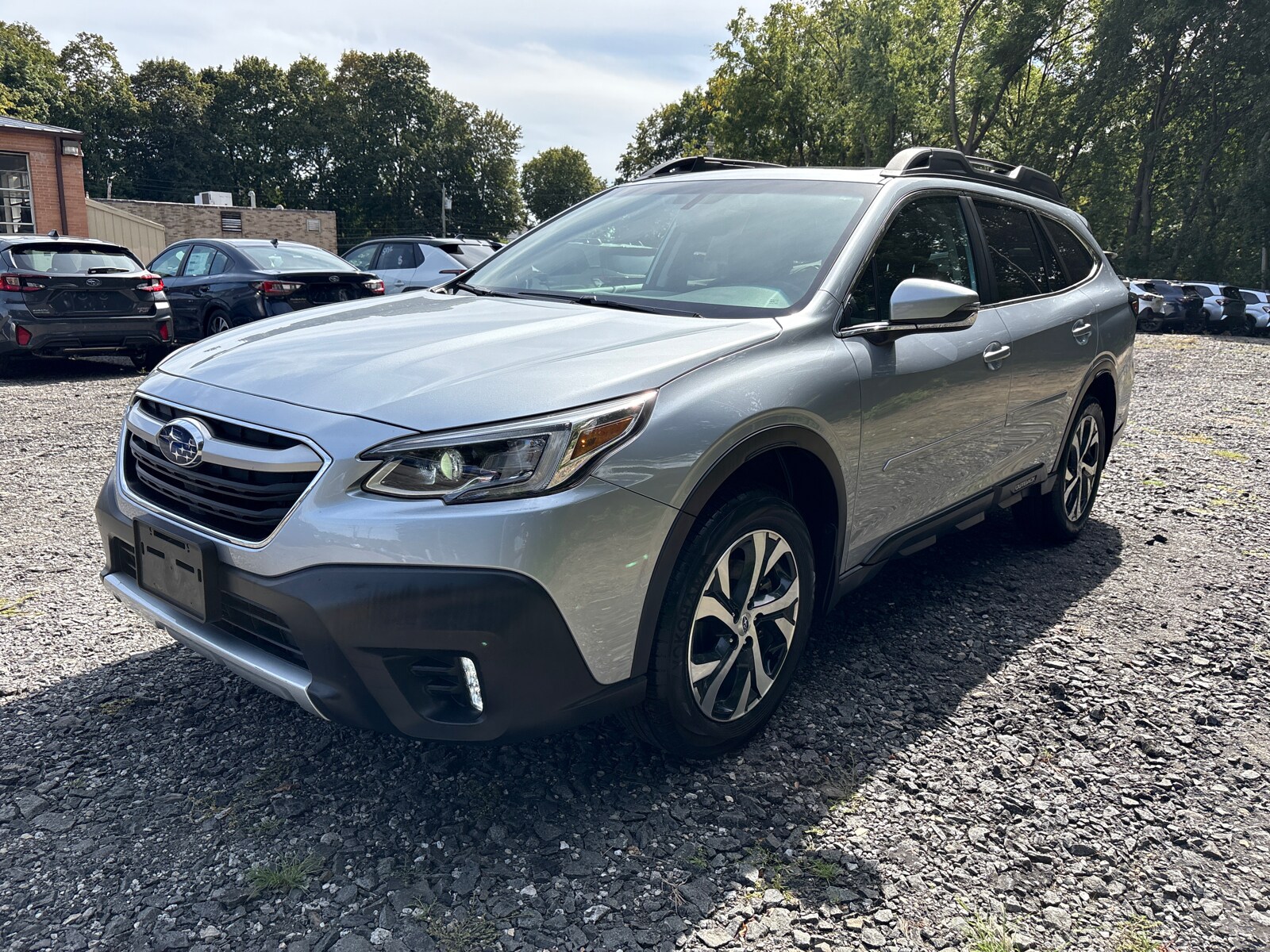 2022 Subaru Outback Limited photo 2