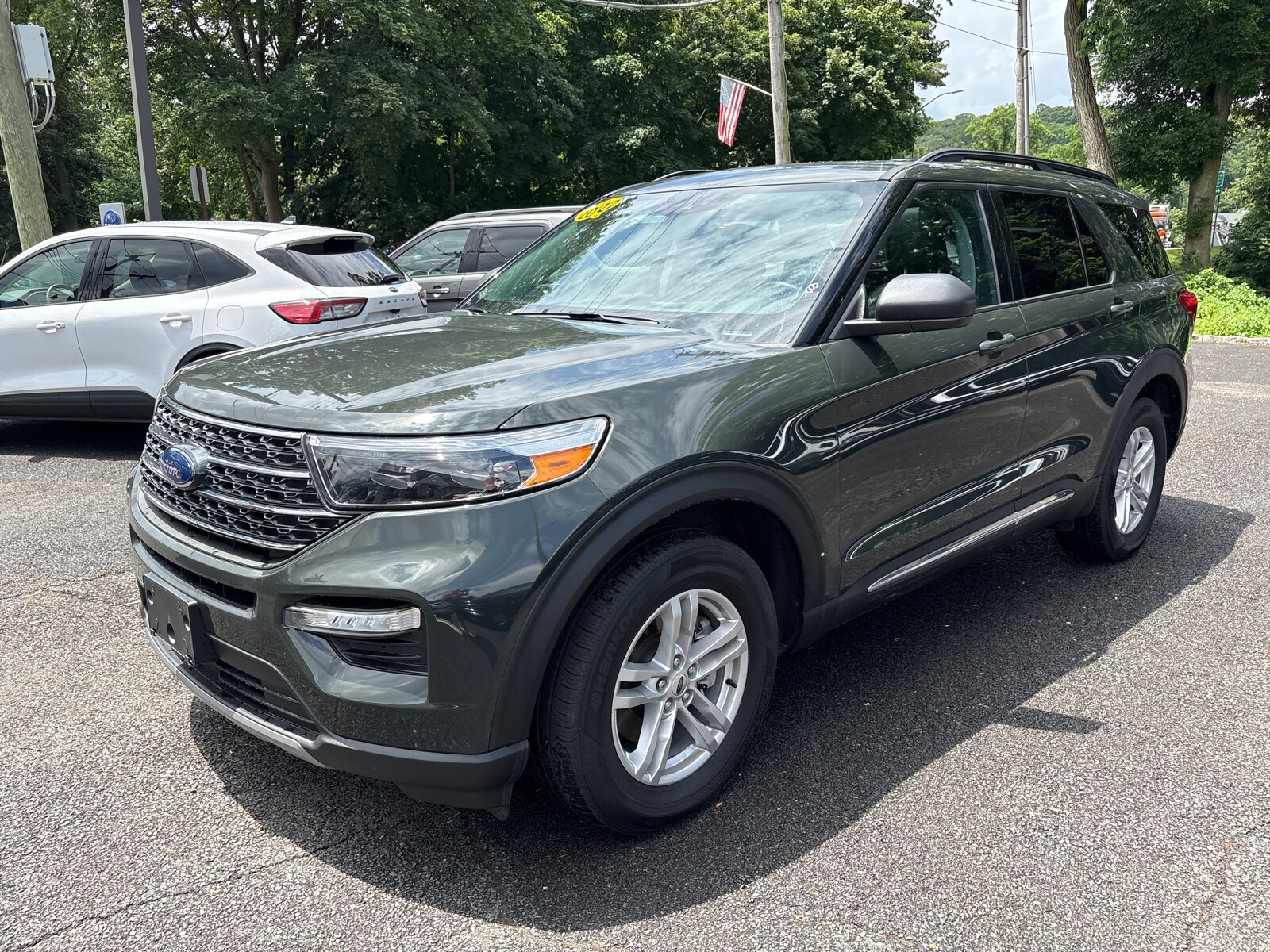 2022 Ford Explorer XLT photo 3