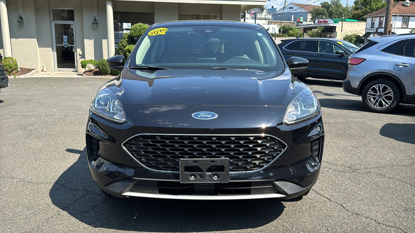 Used 2020 Ford Escape SE with VIN 1FMCU9G62LUA85190 for sale in Pleasantville, NY