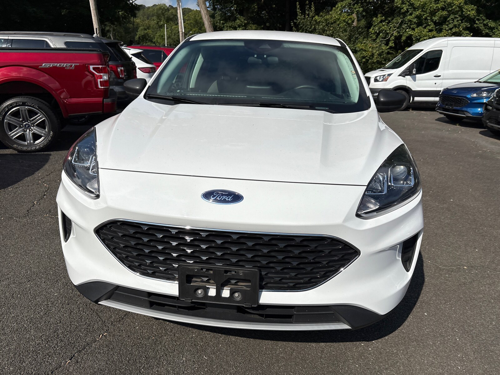 2022 Ford Escape SE photo 2