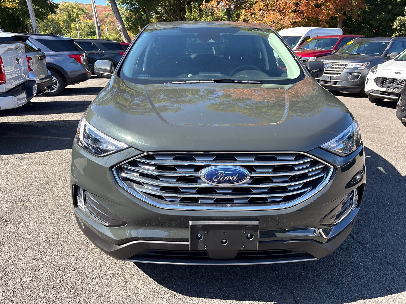 2022 Ford Edge SEL photo 2