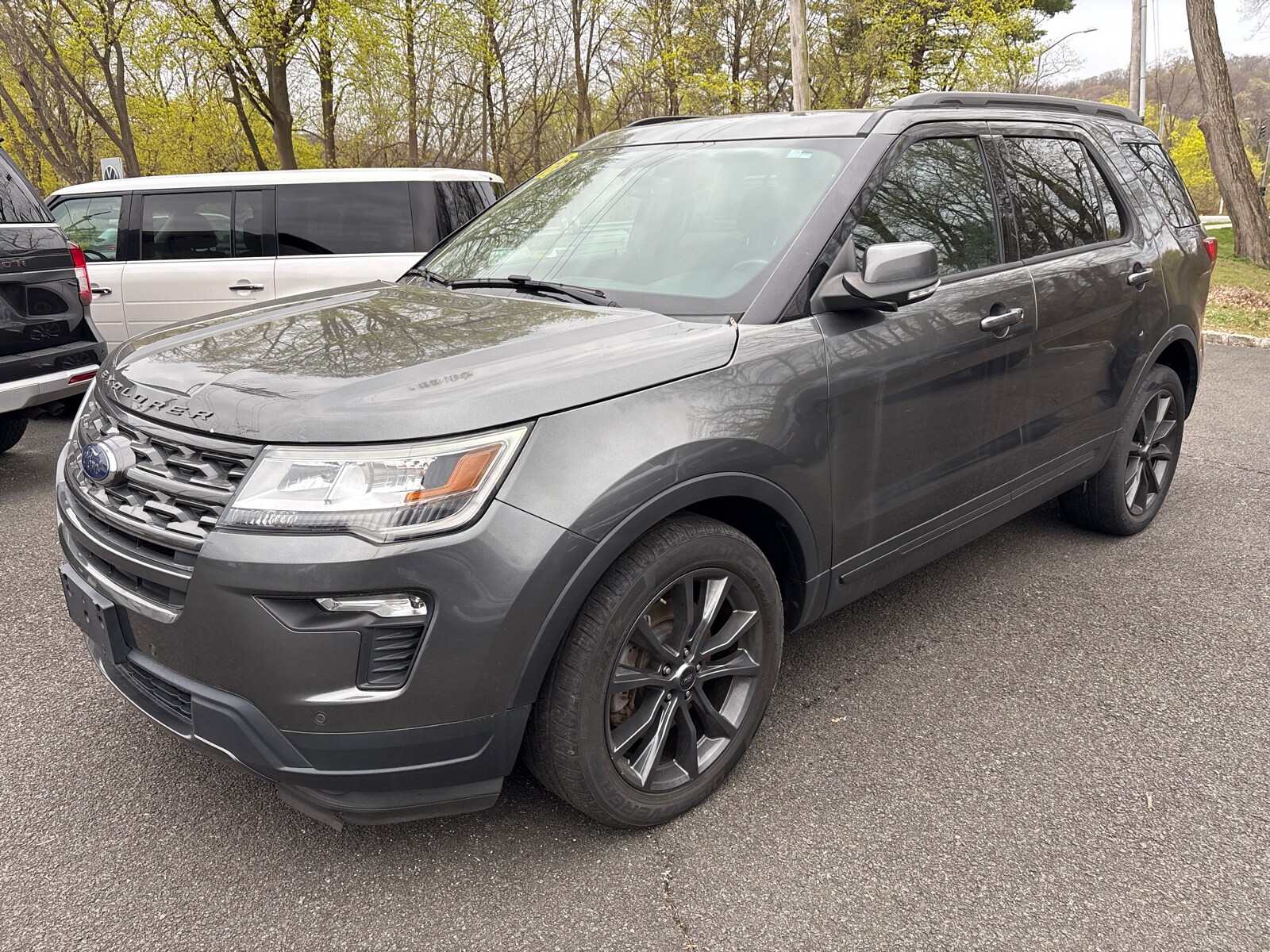 2018 Ford Explorer XLT photo 3