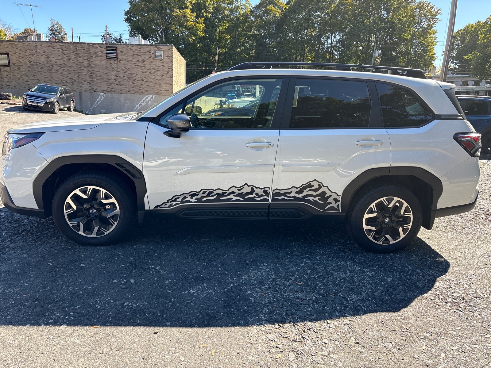 2025 Subaru Forester Premium photo 2