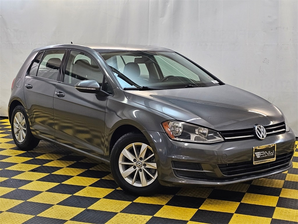 Used 2015 Volkswagen Golf TSI SE 4-Door Hatchback
