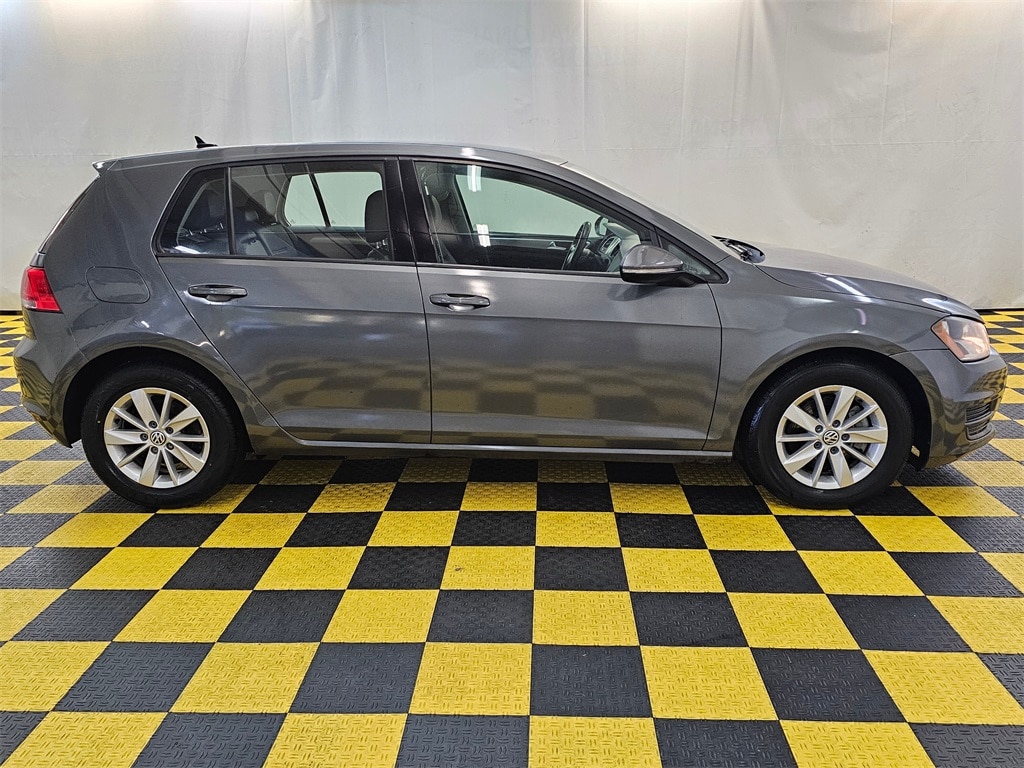 Used 2015 Volkswagen Golf TSI SE 4-Door Hatchback